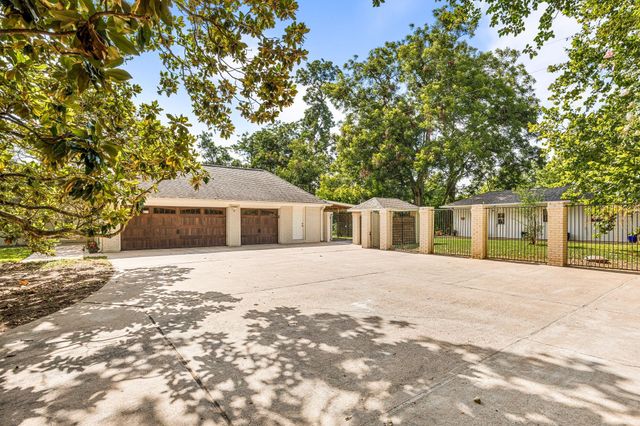 215 Caleta Circle, Richmond, TX 77406
