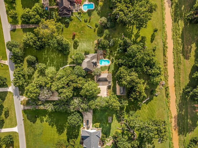 215 Caleta Circle, Richmond, TX 77406