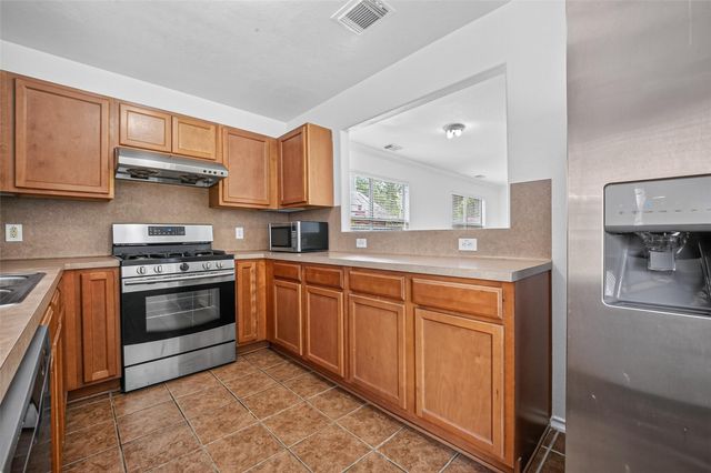 12710 Paso Del Flores Drive, Houston, TX 77045