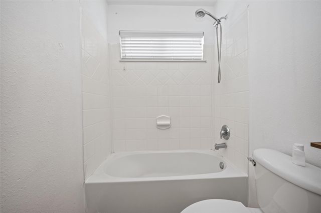 12710 Paso Del Flores Drive, Houston, TX 77045