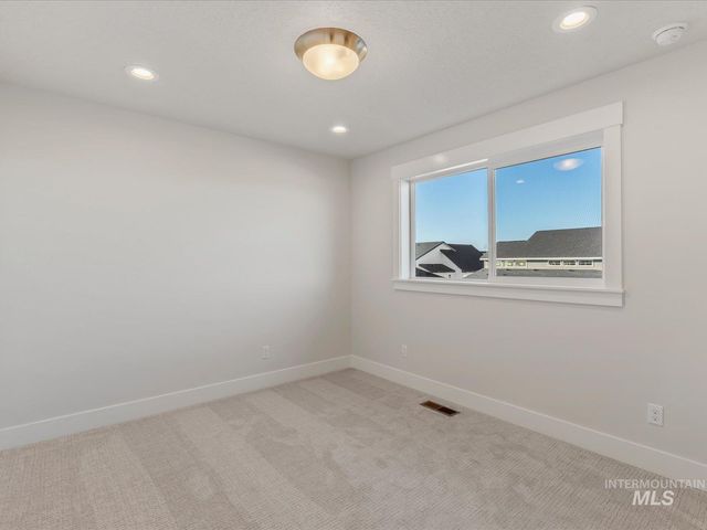 375 S Strut Way, Boise, ID 83716