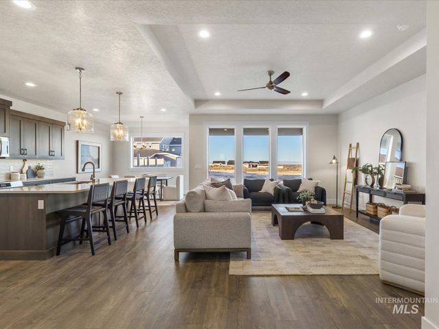 375 S Strut Way, Boise, ID 83716