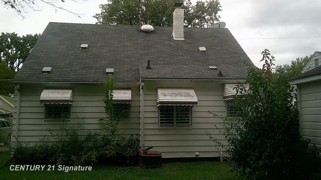 909 Barrie Avenue, Flint, MI 48507