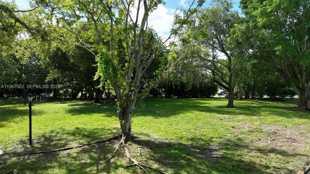 10655 Vanceboro Court, Lehigh Acres, FL 33936