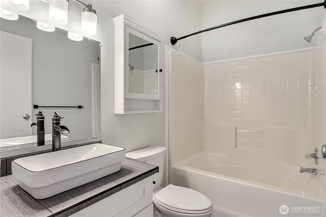 413 292nd Street E #8, Roy, WA 98520