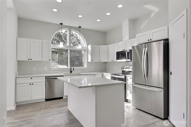 413 292nd Street E #8, Roy, WA 98520
