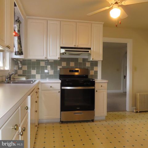 304 S COLDBROOK, Chambersburg, PA 17201