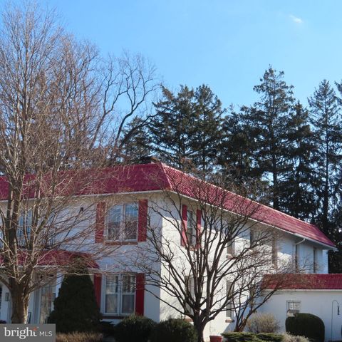 304 S COLDBROOK, Chambersburg, PA 17201