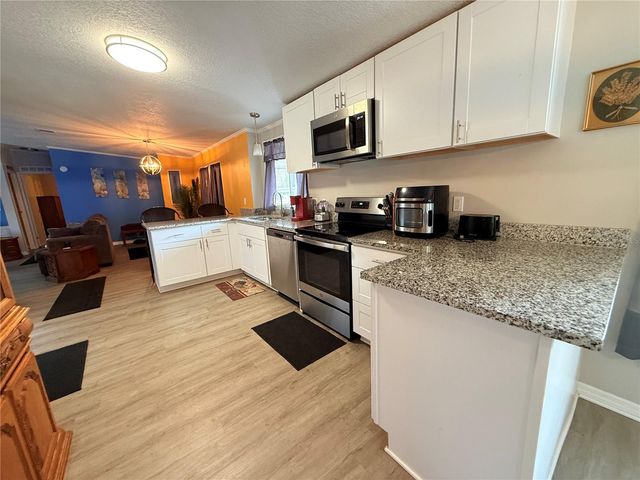 18104 NE 143RD AVENUE, Waldo, FL 32694