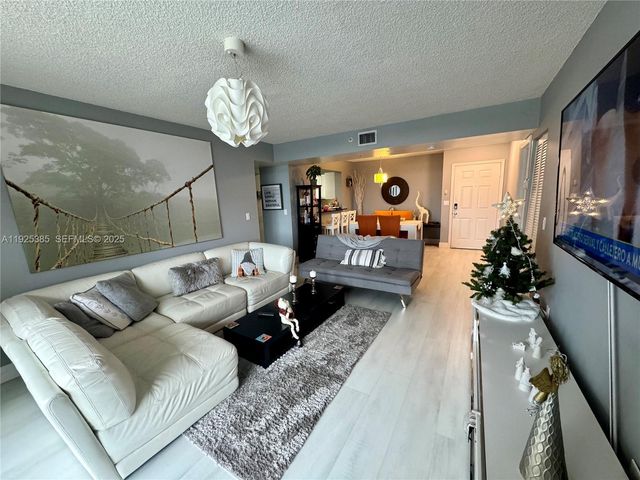 2711 Ocean Club Blvd 202, Hollywood, FL 33019