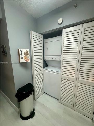 2711 Ocean Club Blvd 202, Hollywood, FL 33019