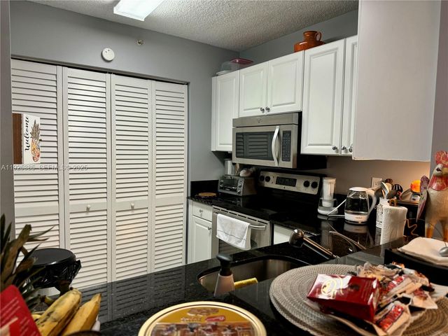 2711 Ocean Club Blvd 202, Hollywood, FL 33019