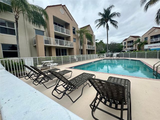 2711 Ocean Club Blvd 202, Hollywood, FL 33019