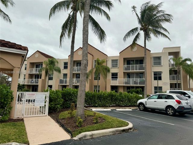 2711 Ocean Club Blvd 202, Hollywood, FL 33019