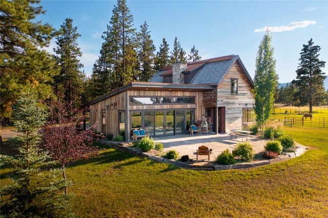 401 Boulder Lane, Eureka, MT 59917