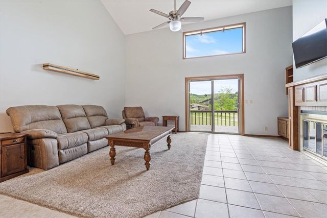 12 Wedgewood Drive, Holiday Island, AR 72631