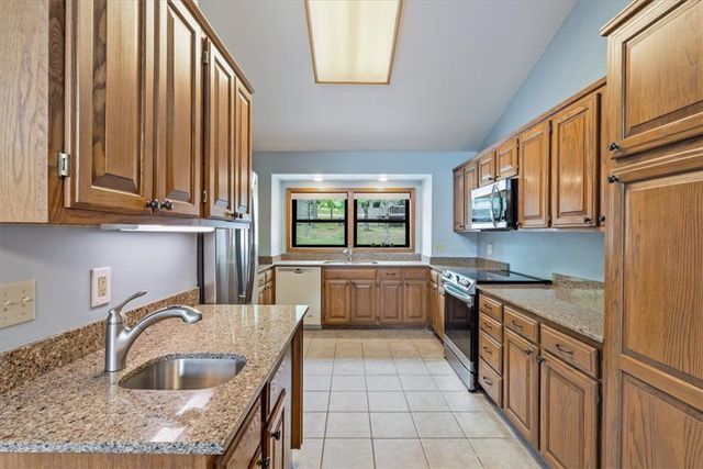 12 Wedgewood Drive, Holiday Island, AR 72631