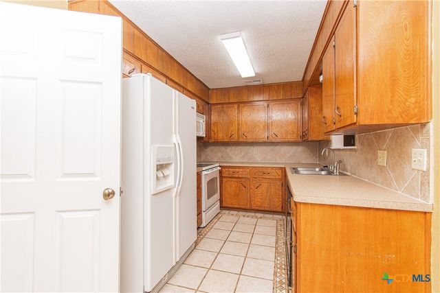 2001 Eisenhower Drive, Killeen, TX 76543