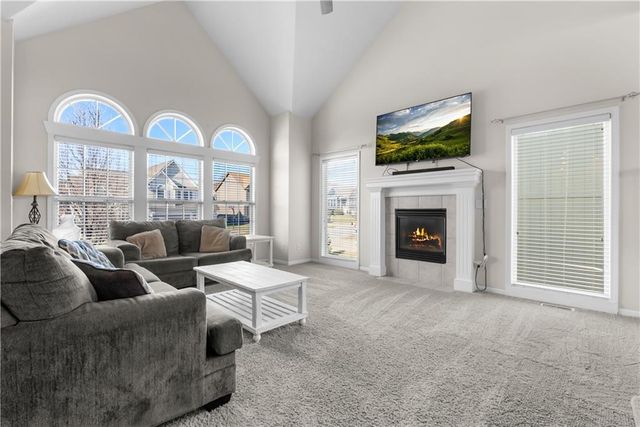 2349 SW Feather Ridge Road, Lee's Summit, MO 64082