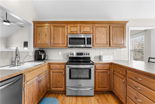 2349 SW Feather Ridge Road, Lee's Summit, MO 64082