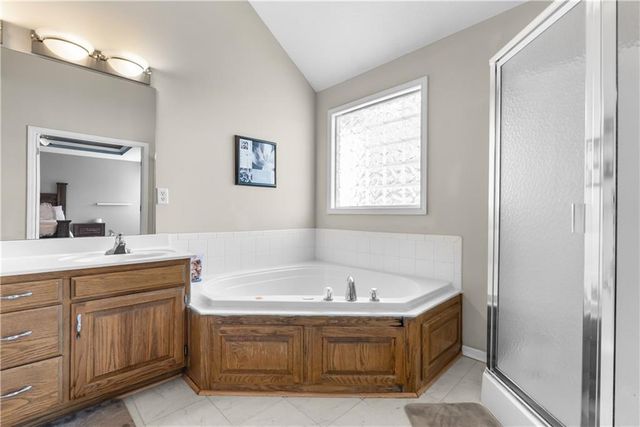 2349 SW Feather Ridge Road, Lee's Summit, MO 64082