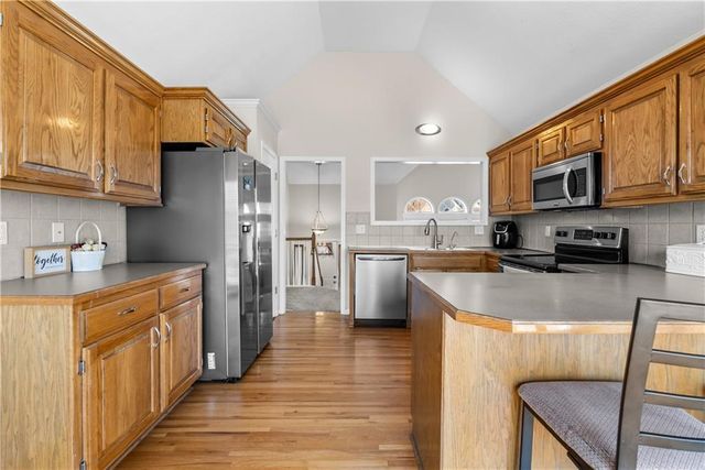 2349 SW Feather Ridge Road, Lee's Summit, MO 64082