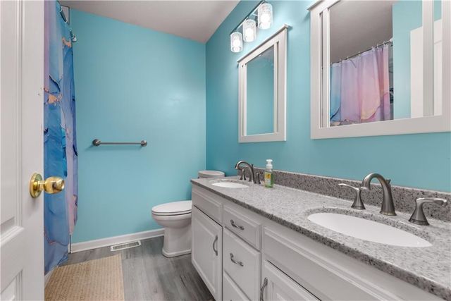 2349 SW Feather Ridge Road, Lee's Summit, MO 64082