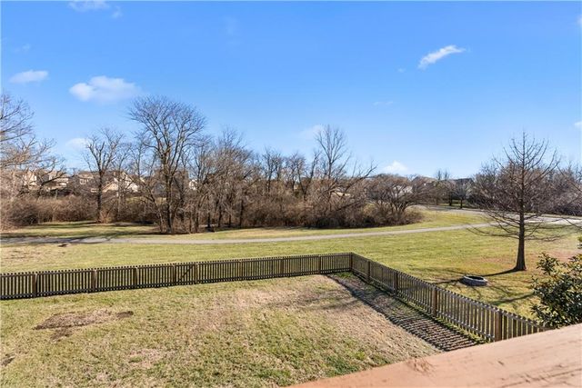 2349 SW Feather Ridge Road, Lee's Summit, MO 64082