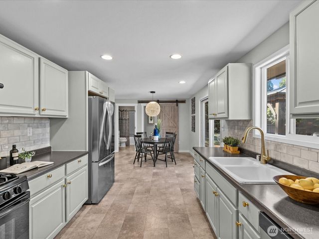 22628 87th Avenue W, Edmonds, WA 98026