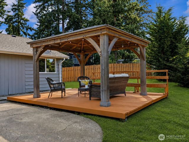 22628 87th Avenue W, Edmonds, WA 98026