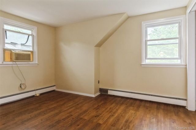 5 Cambridge Street, Malverne, NY 11565
