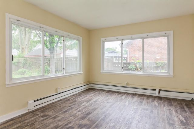 5 Cambridge Street, Malverne, NY 11565