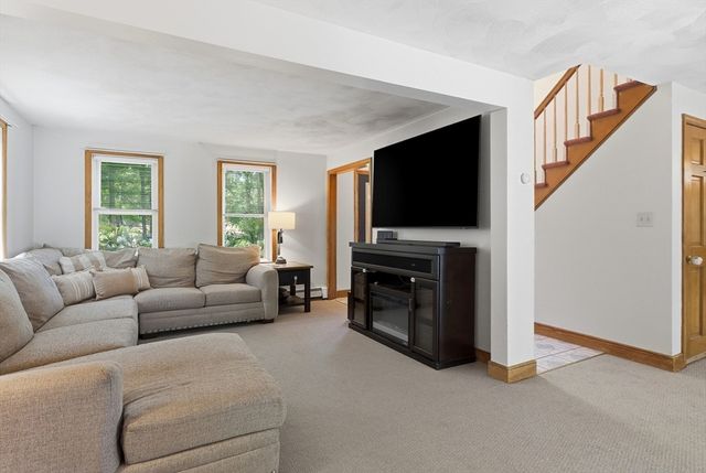 649 Concord Rd, Marlborough, MA 01752