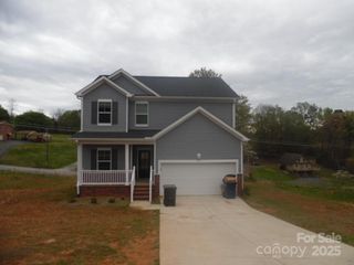 574 30th Avenue Circle NE, Hickory, NC 28601