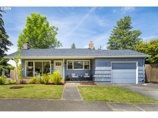 12105 Ne STANTON St, Portland, OR 97220