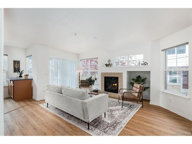 23501 Alamo Pl A, Aurora, CO 80016
