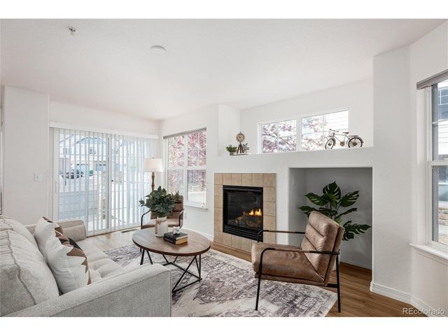 23501 Alamo Pl A, Aurora, CO 80016