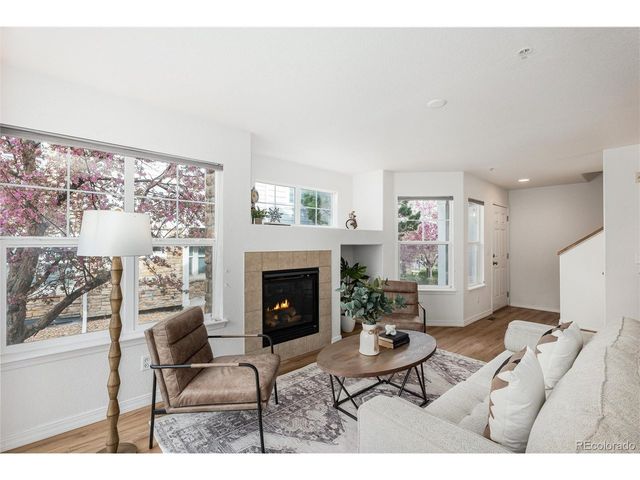 23501 Alamo Pl A, Aurora, CO 80016