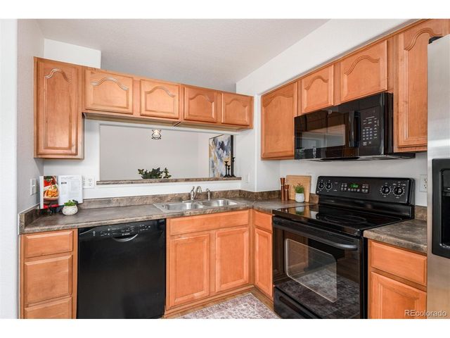 23501 Alamo Pl A, Aurora, CO 80016