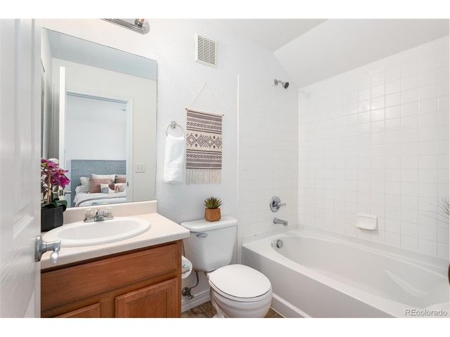 23501 Alamo Pl A, Aurora, CO 80016