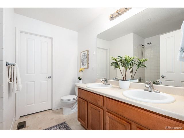 23501 Alamo Pl A, Aurora, CO 80016