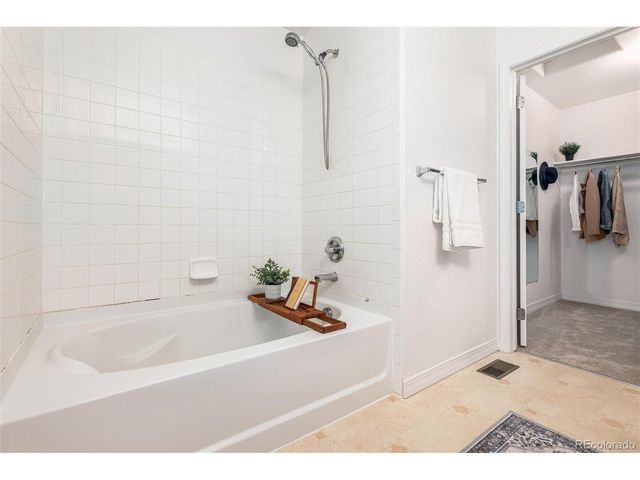 23501 Alamo Pl A, Aurora, CO 80016