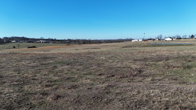 5256 Newton Road, Mansfield, MO 65704