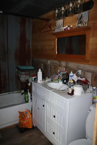 5256 Newton Road, Mansfield, MO 65704