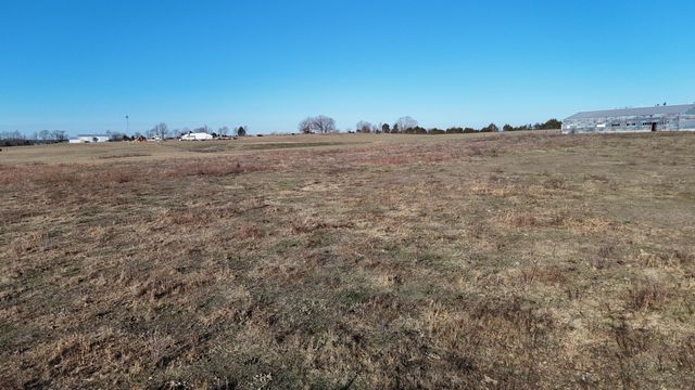 5256 Newton Road, Mansfield, MO 65704