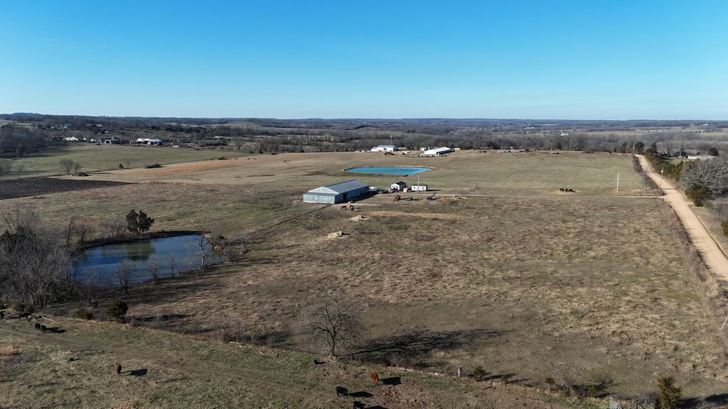 5256 Newton Road, Mansfield, MO 65704
