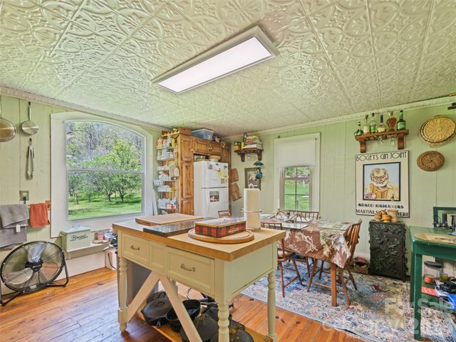 647 Indian Springs Road, Clyde, NC 28721