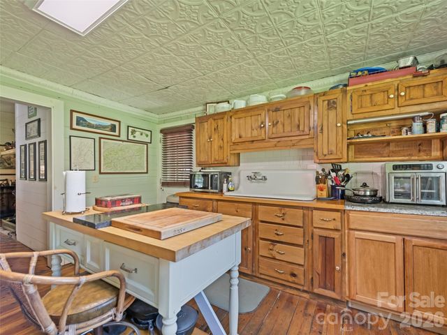 647 Indian Springs Road, Clyde, NC 28721