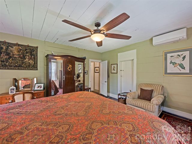 647 Indian Springs Road, Clyde, NC 28721