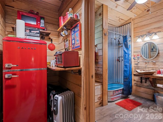 647 Indian Springs Road, Clyde, NC 28721